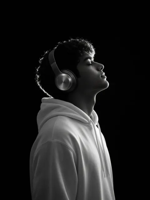 Monochrome Headphone Profile