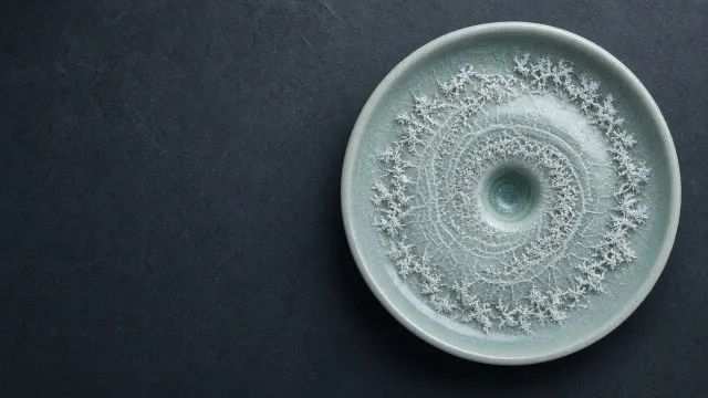 Ceramic Celadon Crackle Glaze with Frozen Frost Inlay